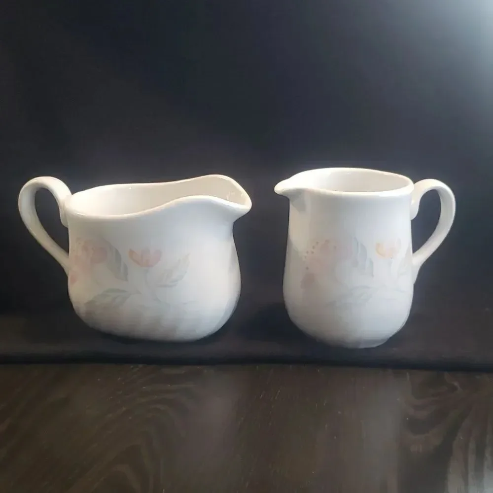 2 Pc Set Corelle Pink Trio Creamer and Gravy Boat